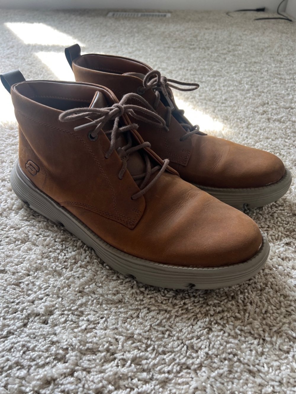 Skechers Men's Tan/Brown Leather Chukka Boot